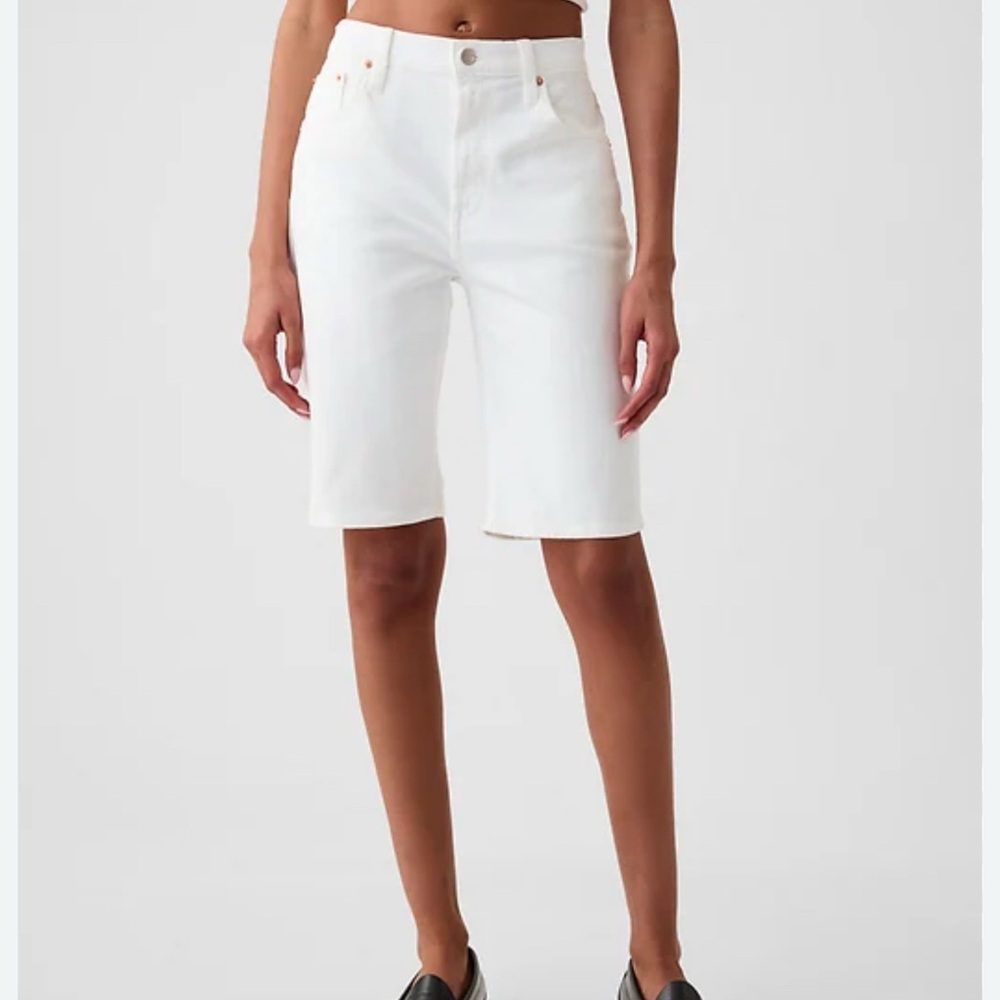 Nwt. Gap
Bermuda short for
Women